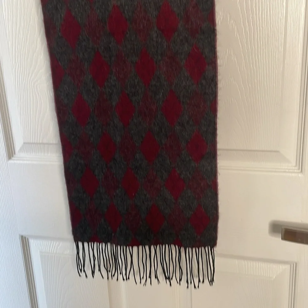 Geoffrey Beene argyle print fringe scarf